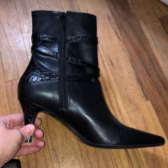 Antonio Melani black heel boots - Picture 4 of 7